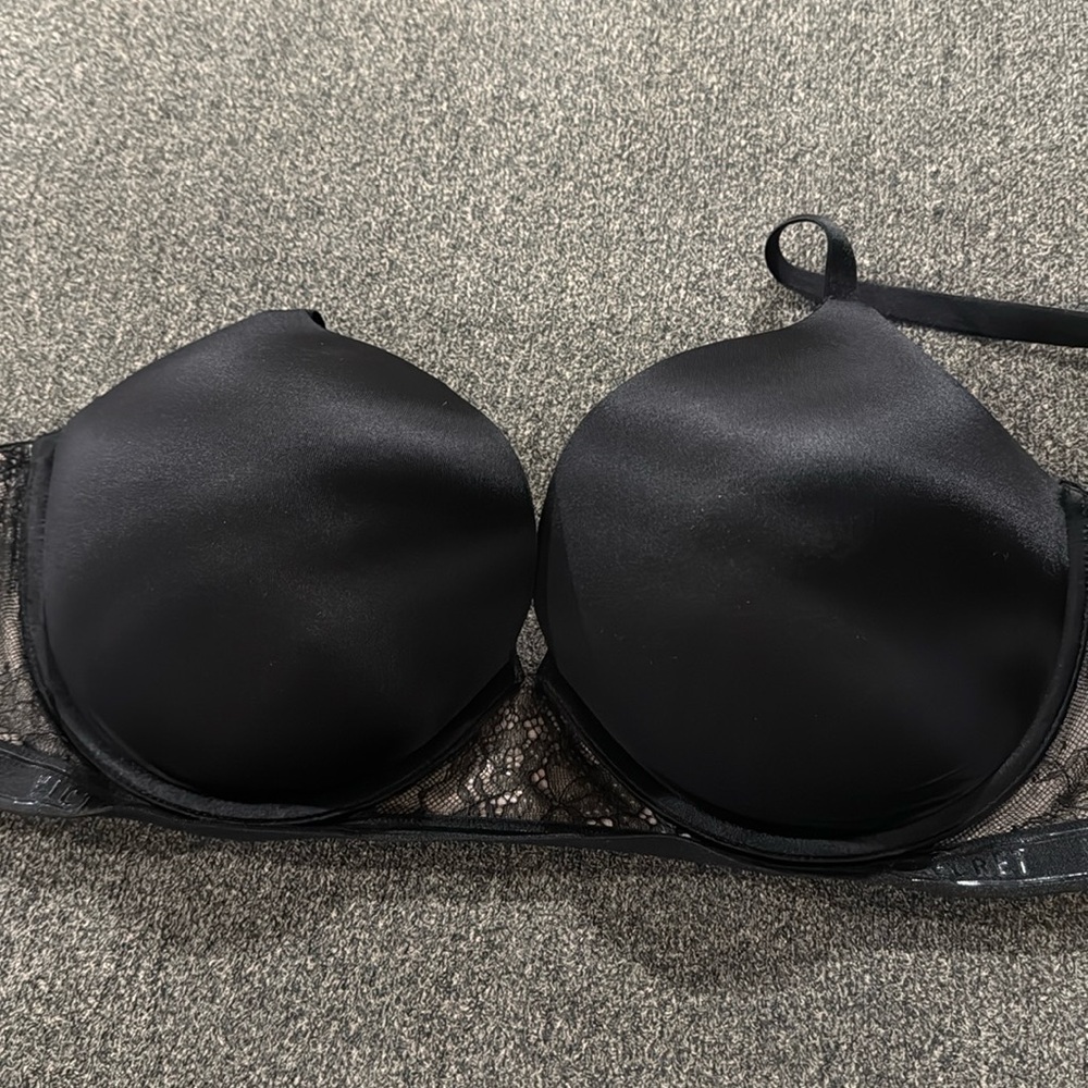 NWOT Victorias Secret bra size 36 DDD